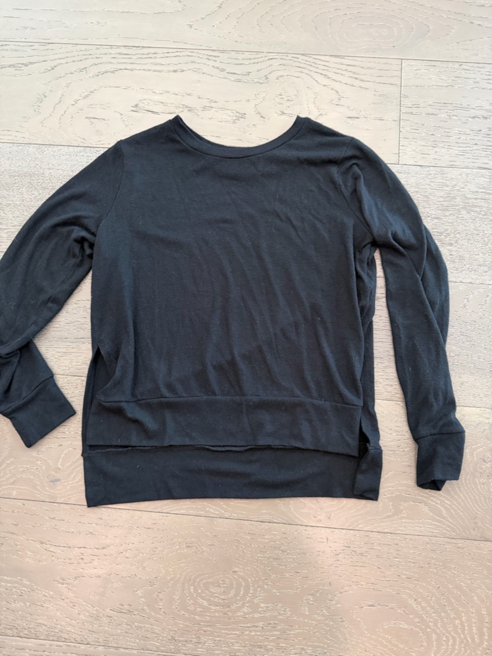 Beyond Yoga Black Long-Sleeve Layered Hem Pullover